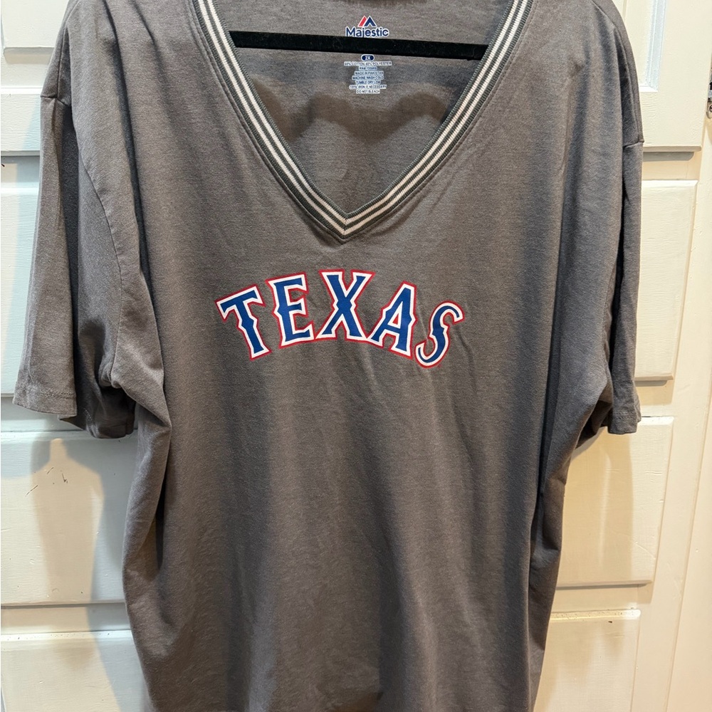 Majestic Gray Texas T-Shirt v neck ringer 2XL length is 30” pit to pit is 25”